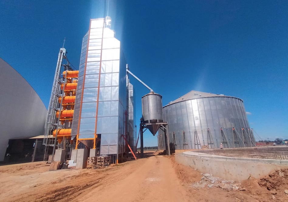 Progress in the Installation of Metal Silos for Soybeans in Bolivia